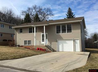 1232 3rd St S, New Ulm, MN 56073