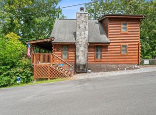 1045 Willard Way, Dandridge, TN 37876