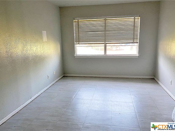 2nd image of 2202 Davis Dr