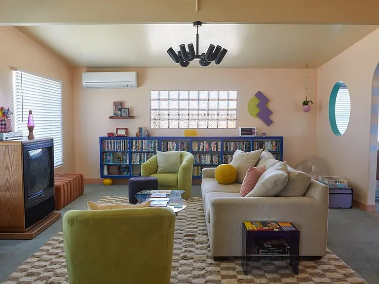 5555 N Howard Dr — Photo 1