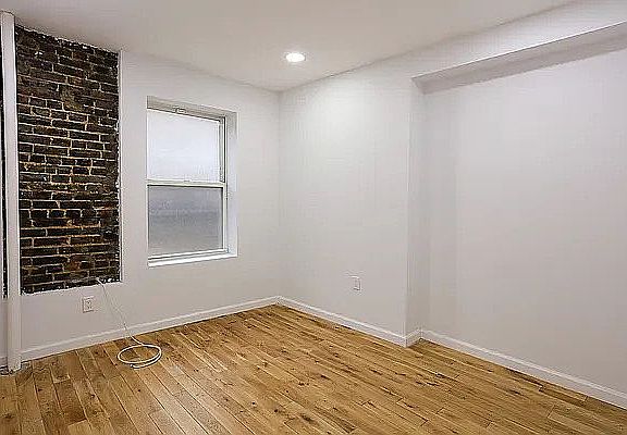 4th image of 123 Mulberry St APT 1