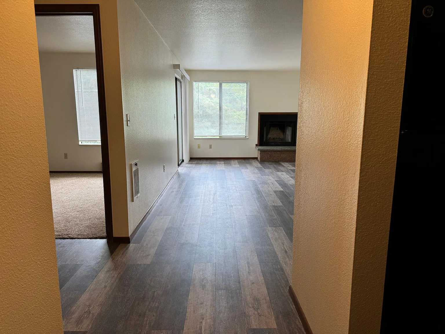 THE FORUM APARTMENTS — Photo 3