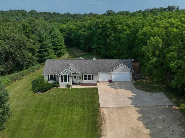 31380A Happy Hollow Dr E, Cazenovia, WI 53924