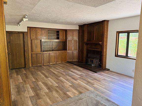 5th image of 3695 Brookside Dr