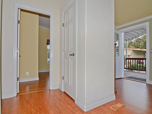 4th image of 138 Nut Tree Ln #138