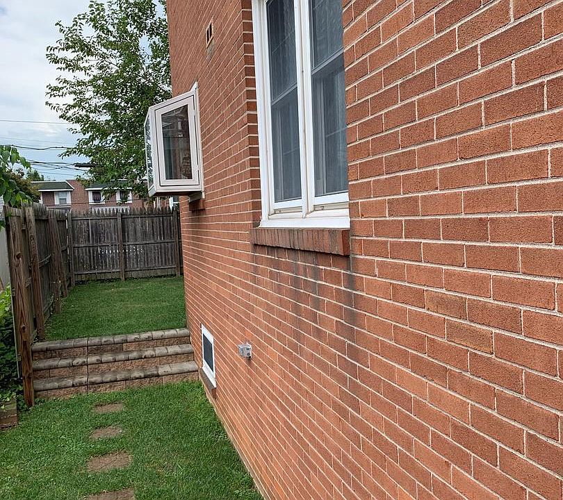 2nd image of 1611 Beech St