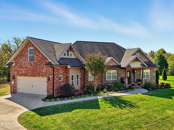 3rd image of 1301 Edenbridge Dr
