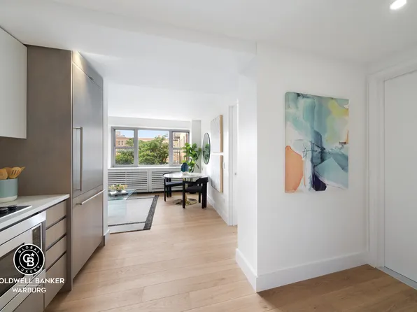 100 West 93rd Street 8E image 2 of 7