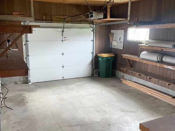 105 N Lindon St, Joice, IA 50446