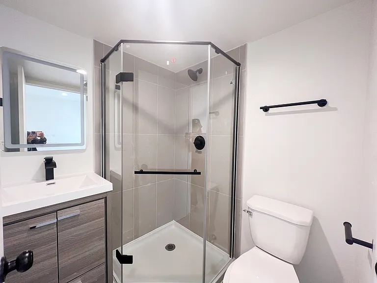 1439 W 37th Dr — Photo 48