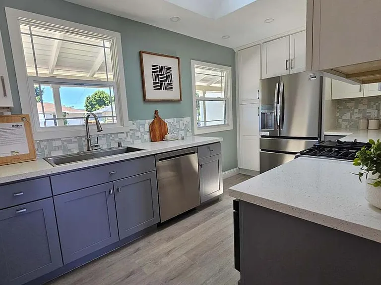 1252 Margery Ave — Photo 1