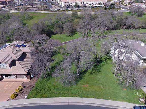 3rd image of 116 Lost Oak Ct