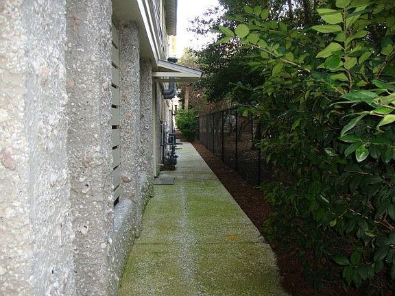 5th image of 27 Sea Oats Ln