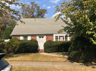 60 Albertson Pkwy, Albertson, NY 11507