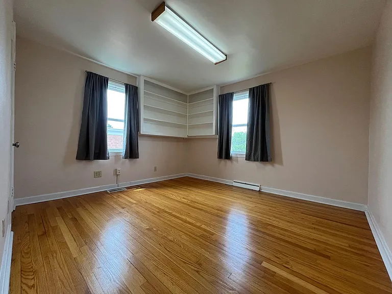 2610 Colonial Ave SW — Photo 7