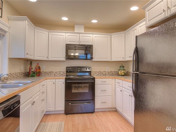 5th image of 408 A St NE