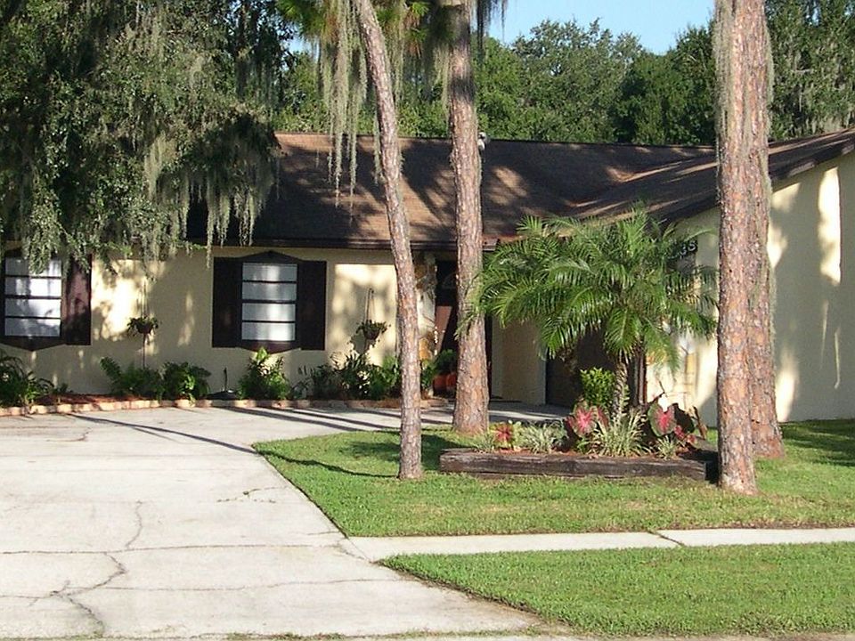 Front View fr/ Street