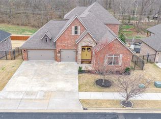 109 NW Highland Rd, Bentonville, AR 72712