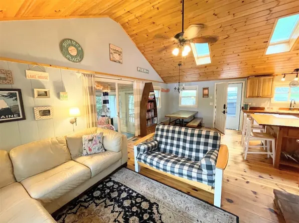 3 Clark Ln #Id1532727p, Naples, ME 04055