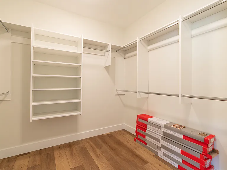 5706 Zurich Way — Photo 5