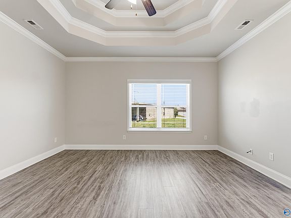 2nd image of 121 Balboa Rd