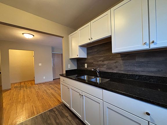 4th image of 701 3rd St E APT 108