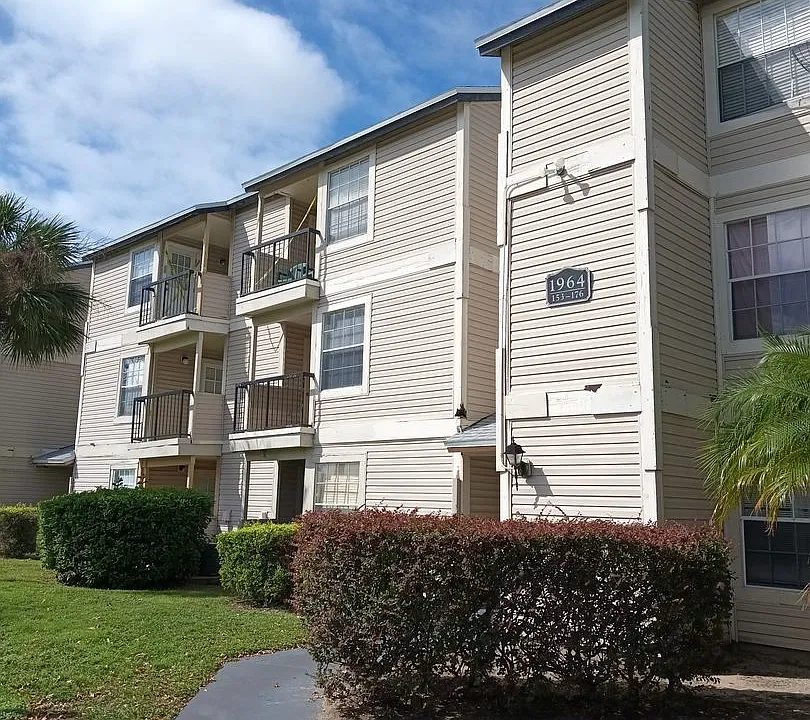 1964 Lake Atriums Cir #169