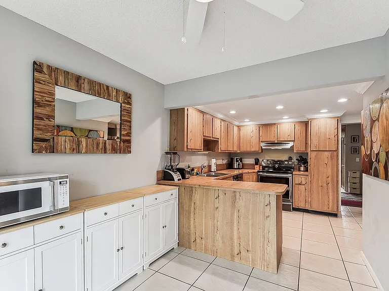11063 Oakdale Rd — Photo 11