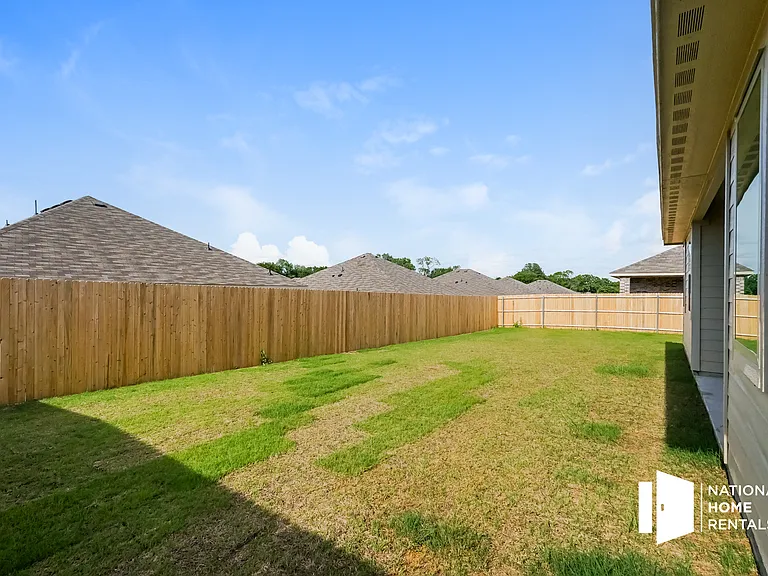 1332 Pistachio Dr — Photo 15