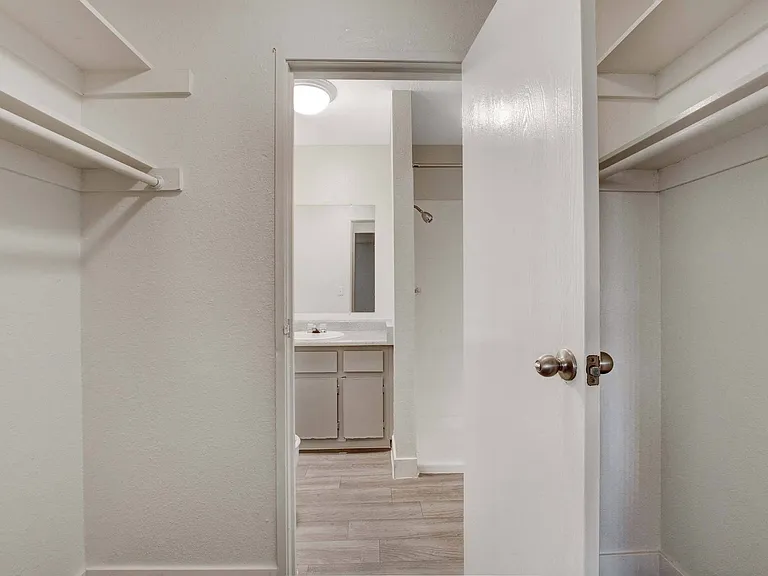 Sundance Village Apts — Photo 68