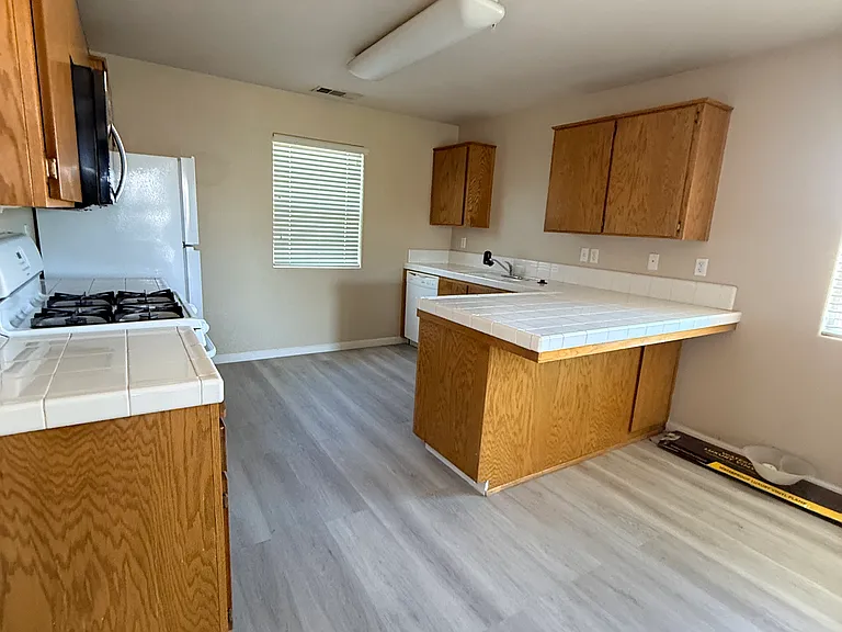 2247 W Lark Ave #2247 — Photo 5