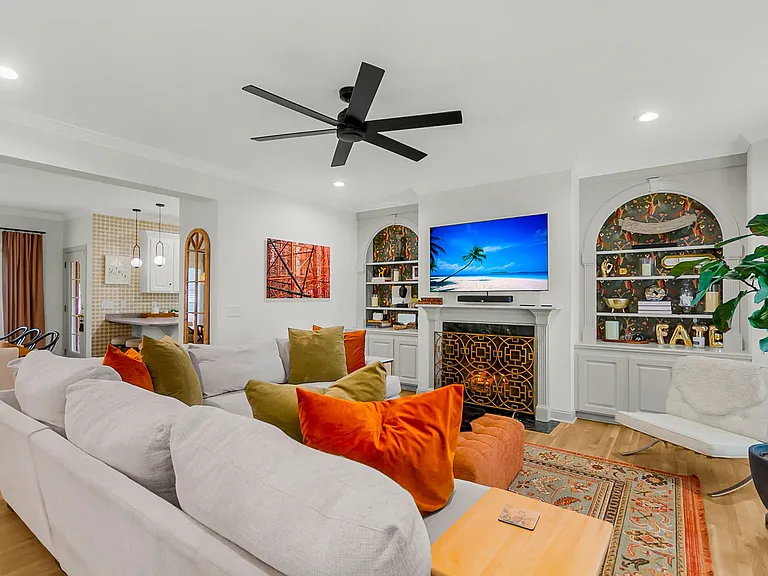 5049 Spaniel Dr — Photo 16