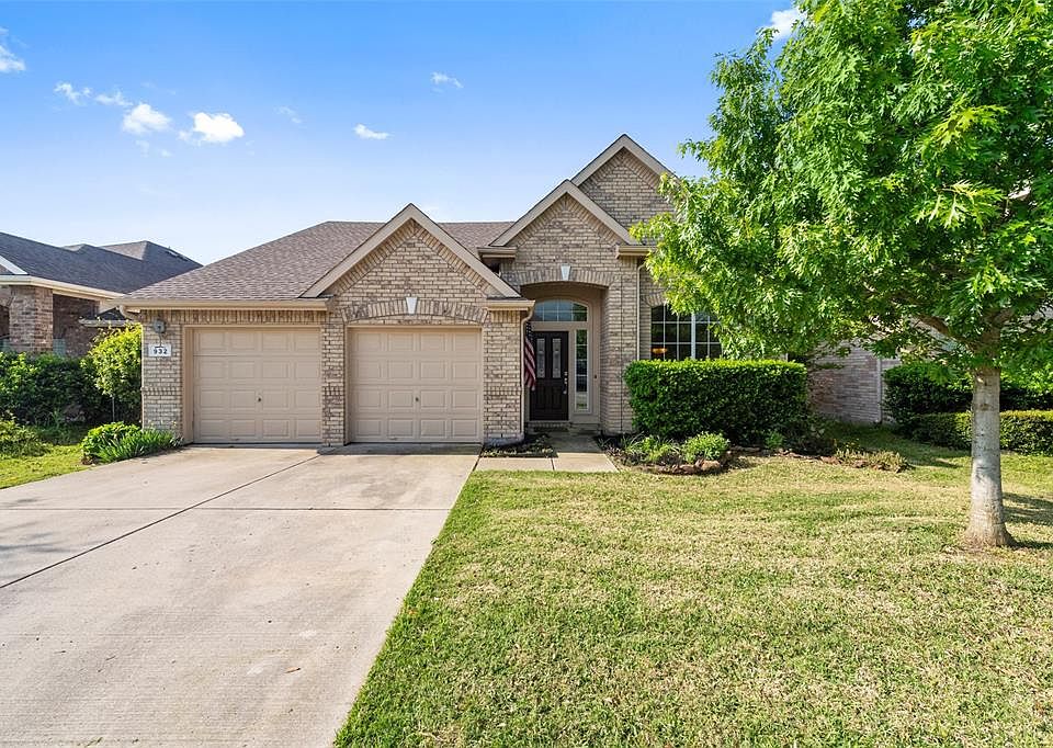 1st image of 932 Starling Ln