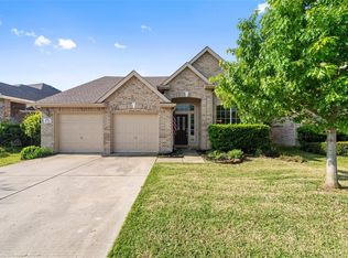 932 Starling Ln, Aubrey, TX 76227