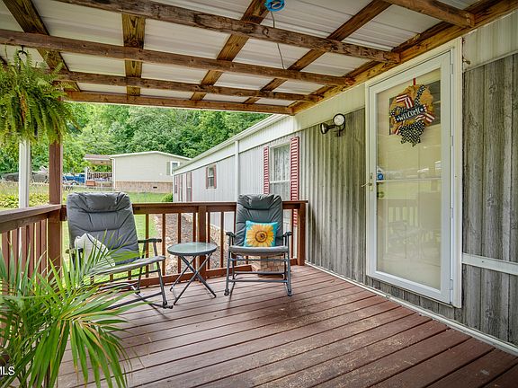 5th image of 137 Five Oaks Dr