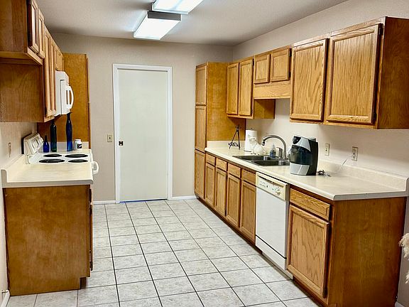 4th image of 9619 W BROKENSTONE Drive