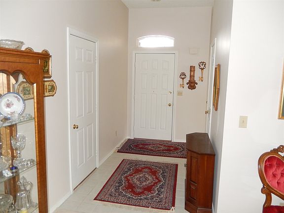 2nd image of 728 E Moss Creek Cir