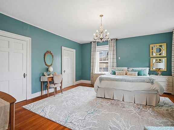 4th image of 48 Madison Ave