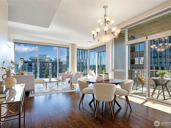 10650 NE 9th Place #2220, Bellevue, WA 98004