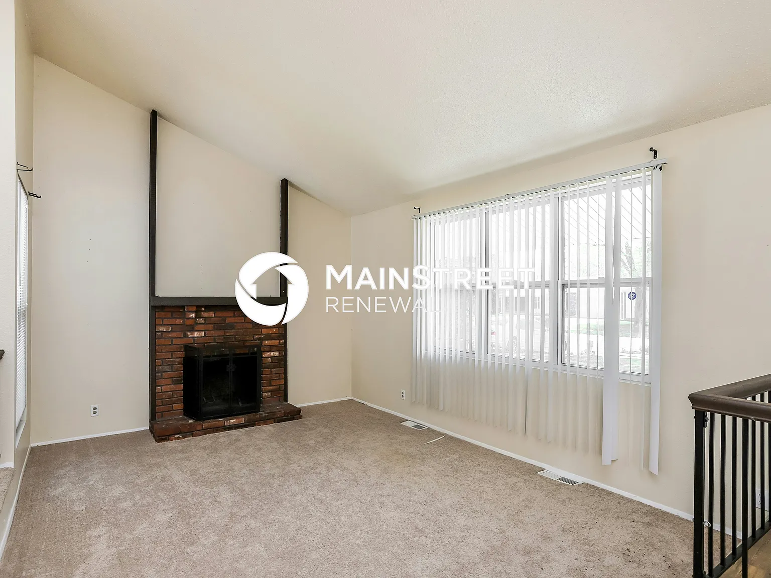 1702 Barkwood Dr — Photo 3