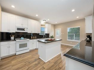 5498 Appleblossom Ln, Friendswood, TX 77546