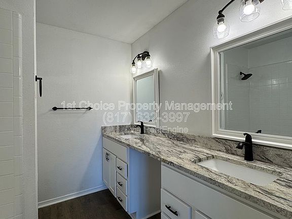 3rd image of 1125 Highland Dr