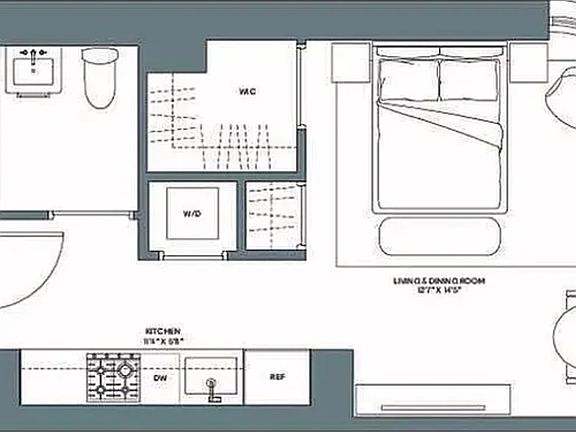 2nd image of 208 Delancey St #4F
