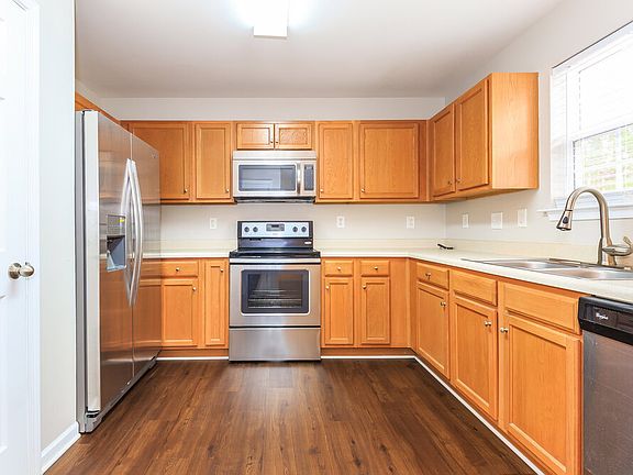 5th image of 5020 Wicklow Dr
