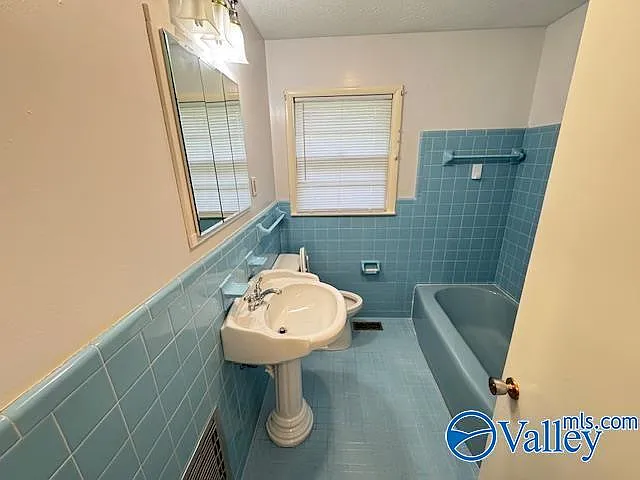 1607 Chapman Ave NE — Photo 18