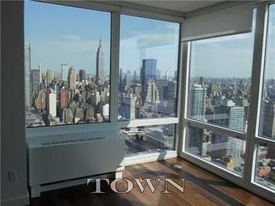 1st image of 610 W 42nd St APT N37f