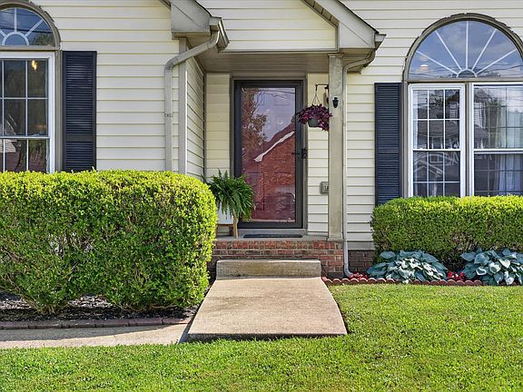 3rd image of 472 Bamburg Dr