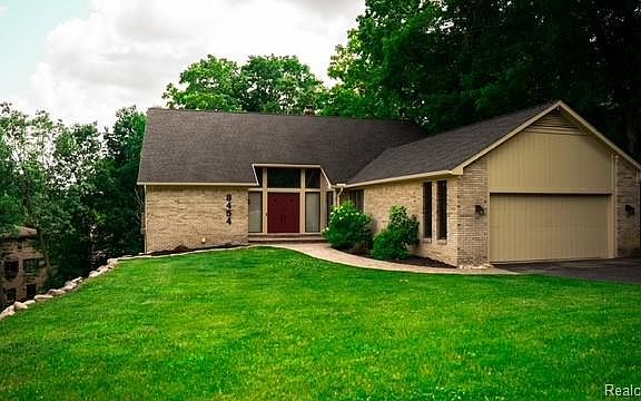 2nd image of 8454 Fawn Valley Dr