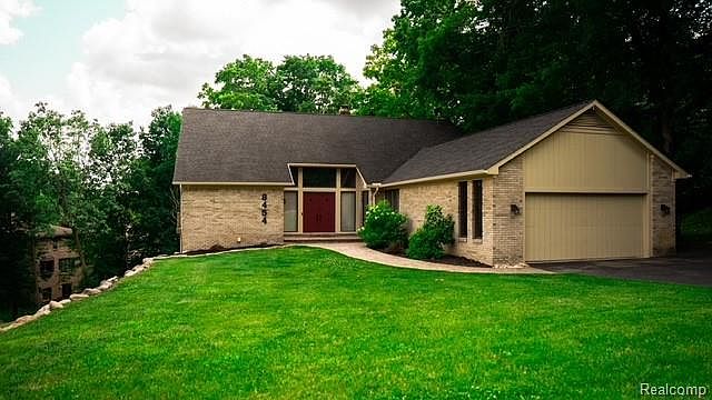 8454 Fawn Valley Dr, photo 2