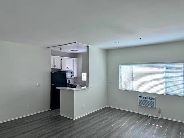 5650 York Blvd. — Photo 5